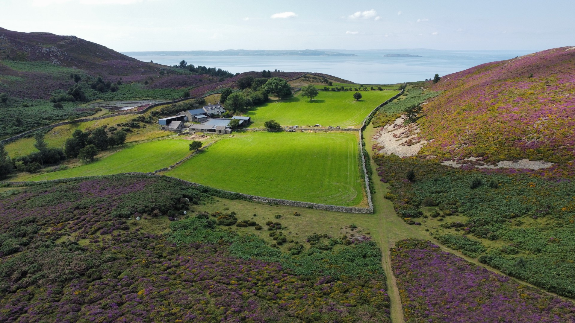 Carousel - rural property near the sea